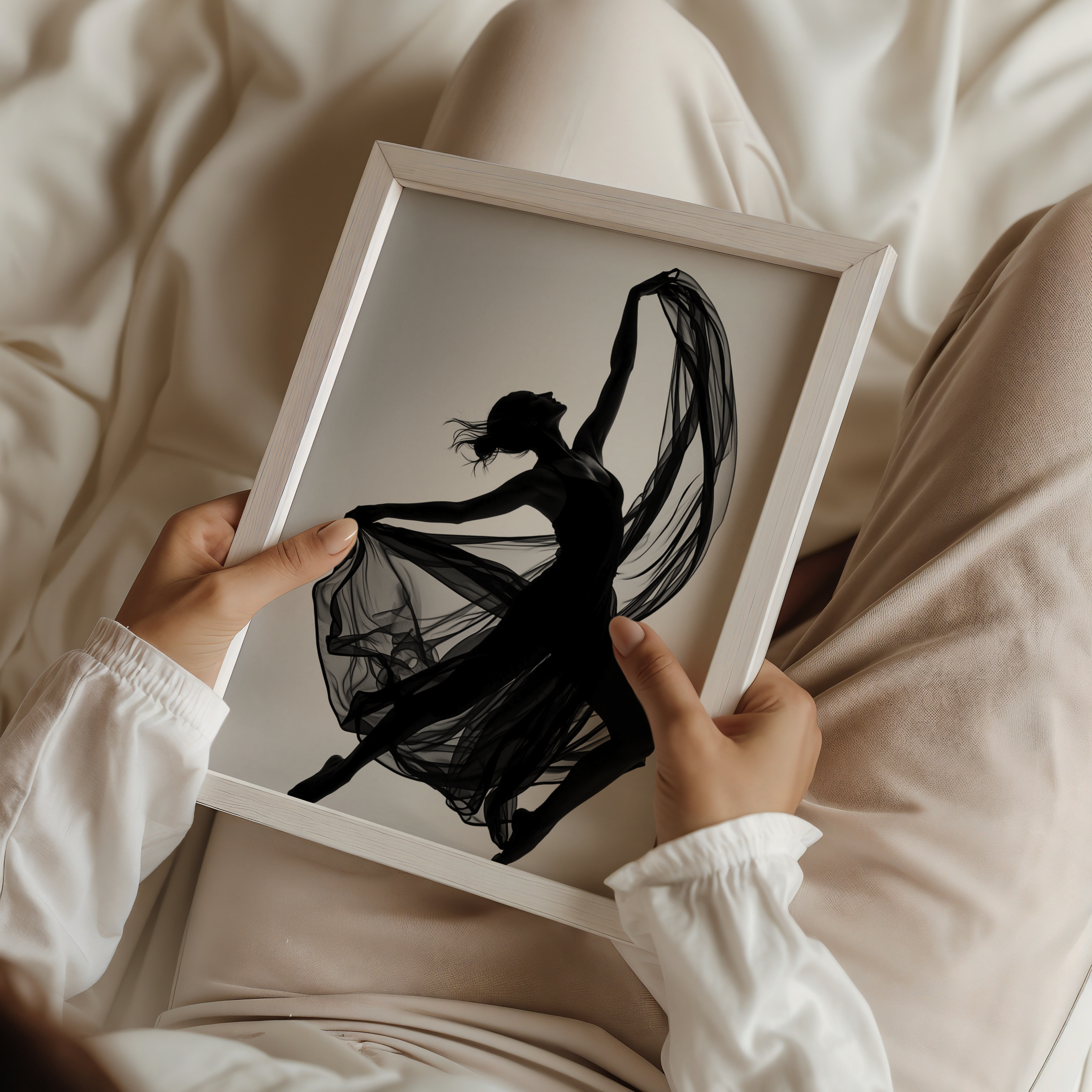Poster von tanzender Frau, Ballerina, Elegante Dekoration, modernes Poster, Poster in schwarz weiss, ästhetische Dekoration